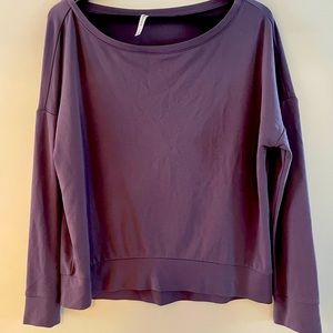 Fabletics pull over top